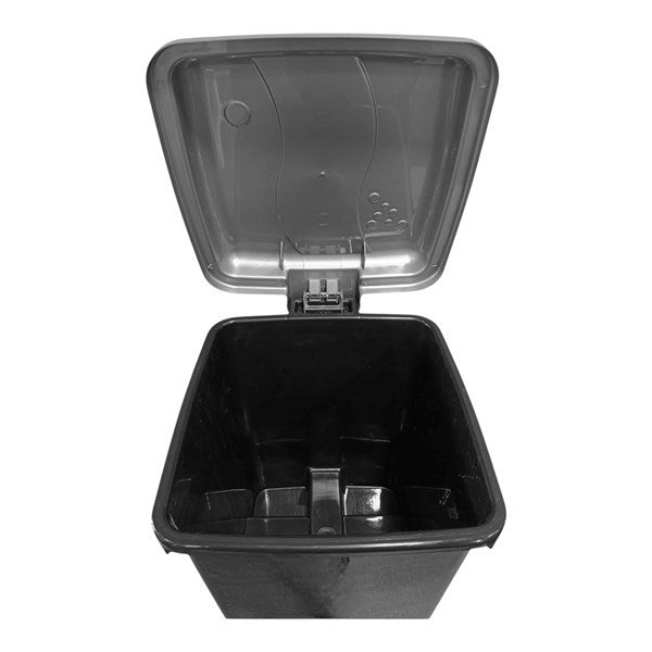 Papelera Roska de plástico ABS 14.5L en uso – Mil Ideas
