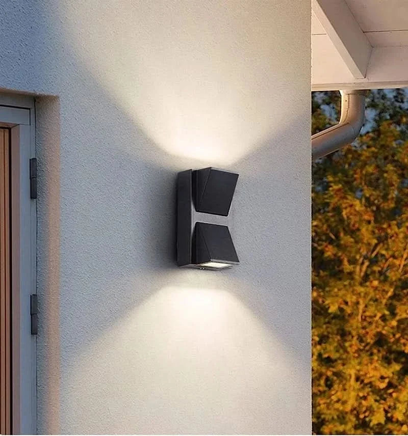 Aplique LED Luminaire para Exterior 12W en uso – Mil Ideas