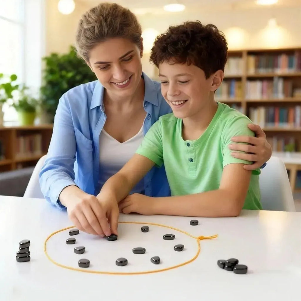 Juego de mesa magnético en uso – Mil Ideas