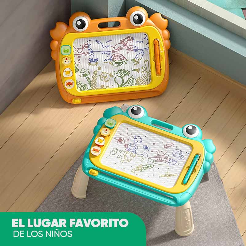 Pizarra de dibujo mágica Crabs con accesorios en uso – Mil Ideas
