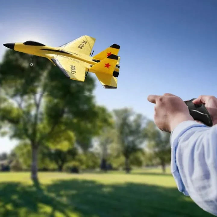 Avión RC de espuma en vuelo en uso – Mil Ideas