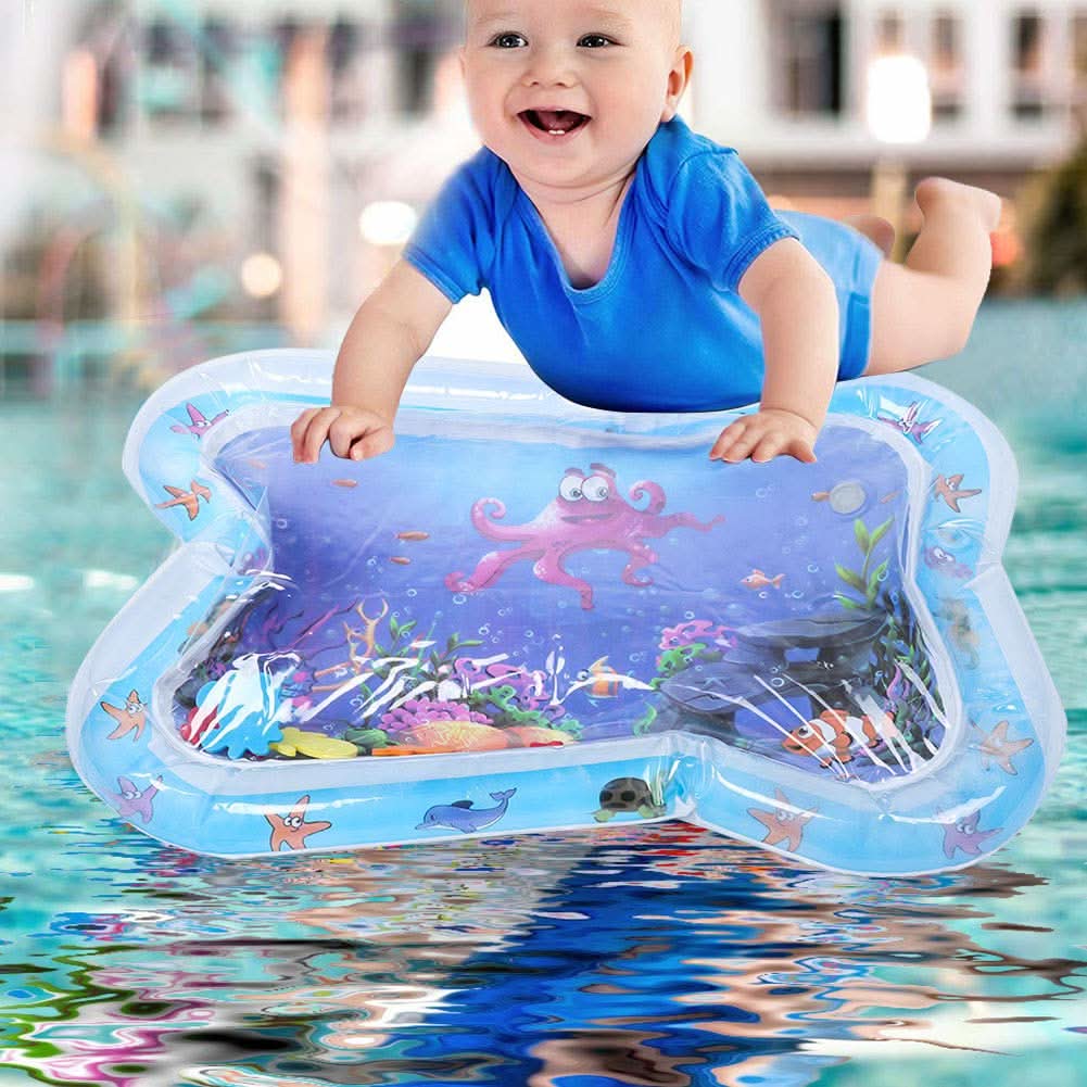 Alfombra de agua para bebé en PVC en uso – Mil Ideas