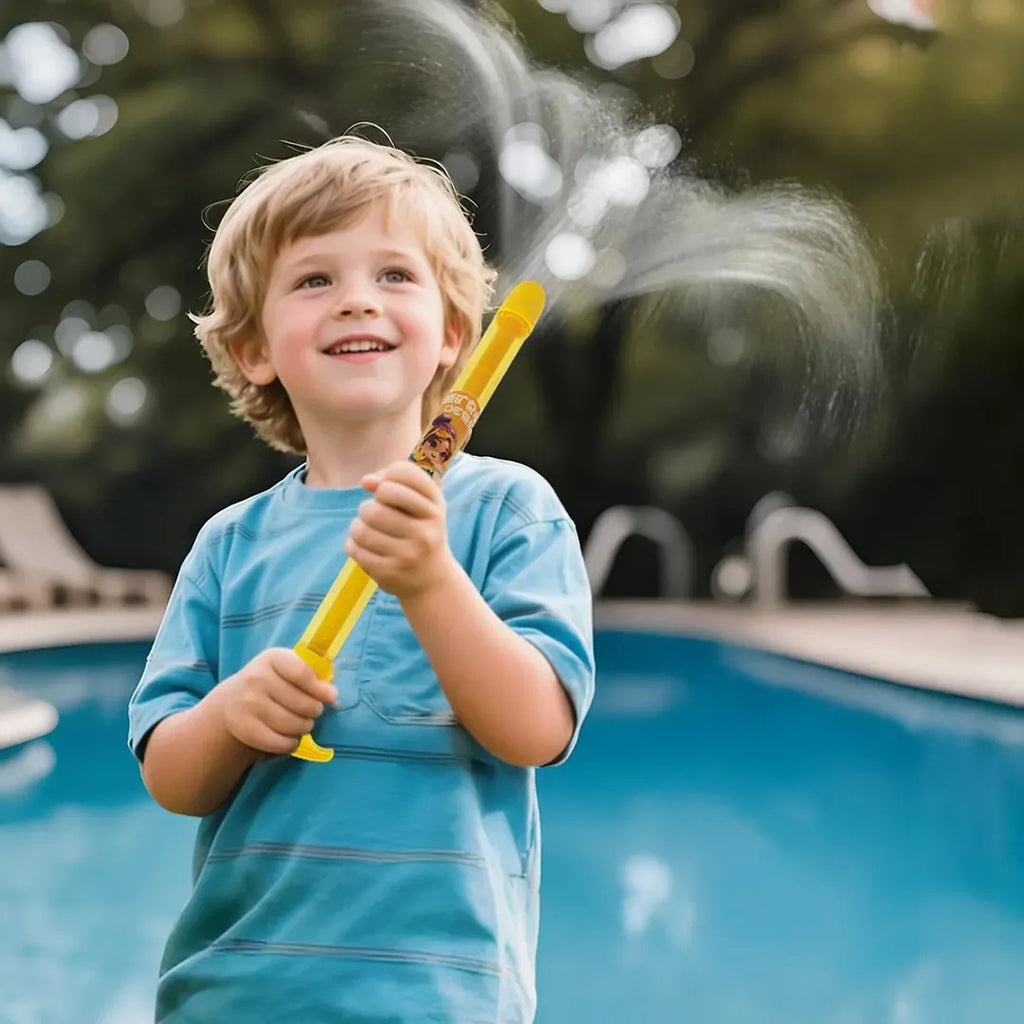 Pistola de agua fuegos artificiales tipo pull en uso – Mil Ideas