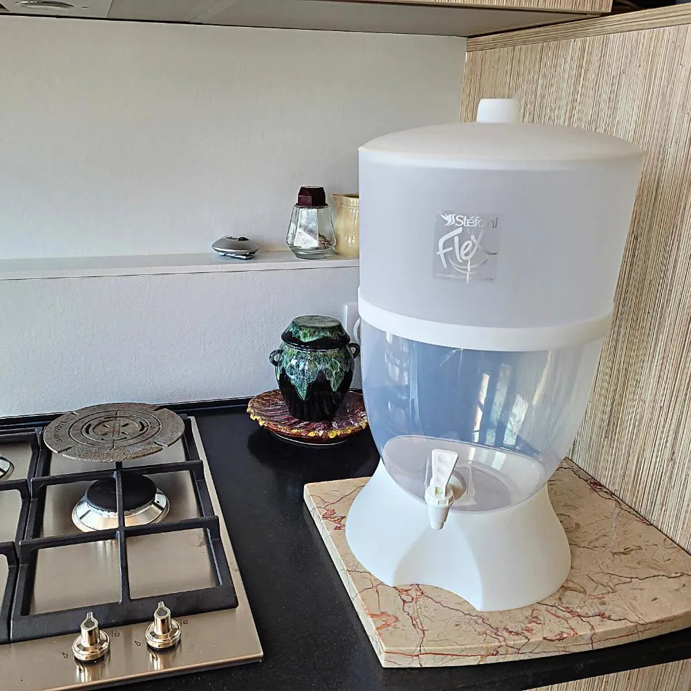 Filtro purificador de agua Sao Joao en uso – Mil Ideas