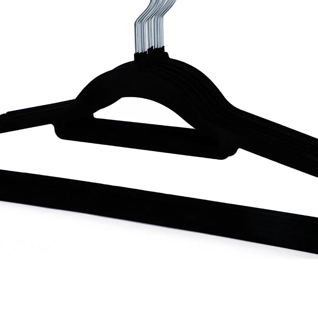 Perchas terciopeladas negras vista adicional – Mil Ideas