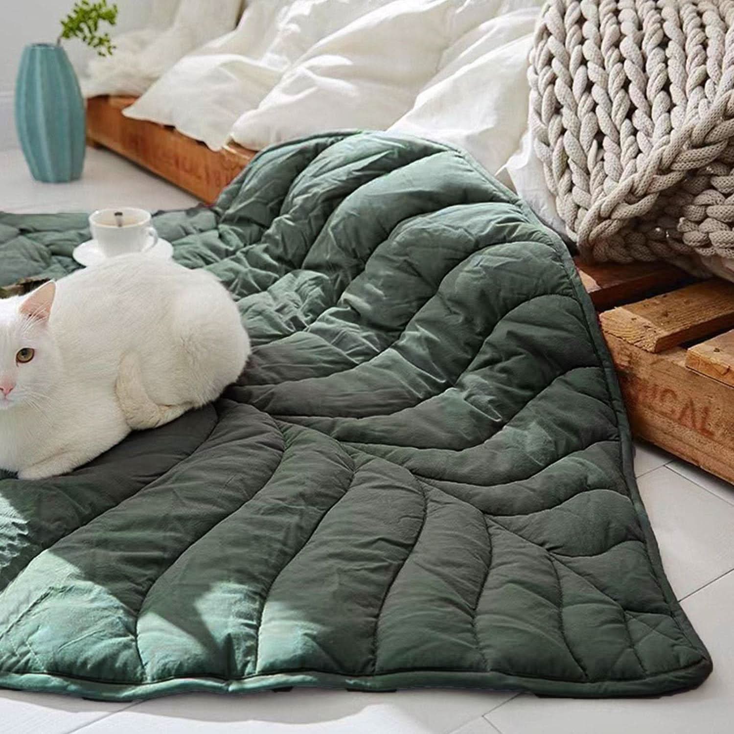 Colchoneta Protectora de Sofa Mascotas con Forma de Hoja