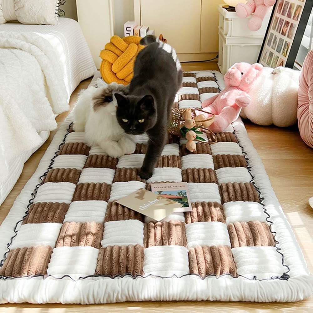Manta protectora de sofá para mascotas Mimopaws en uso – Mil Ideas