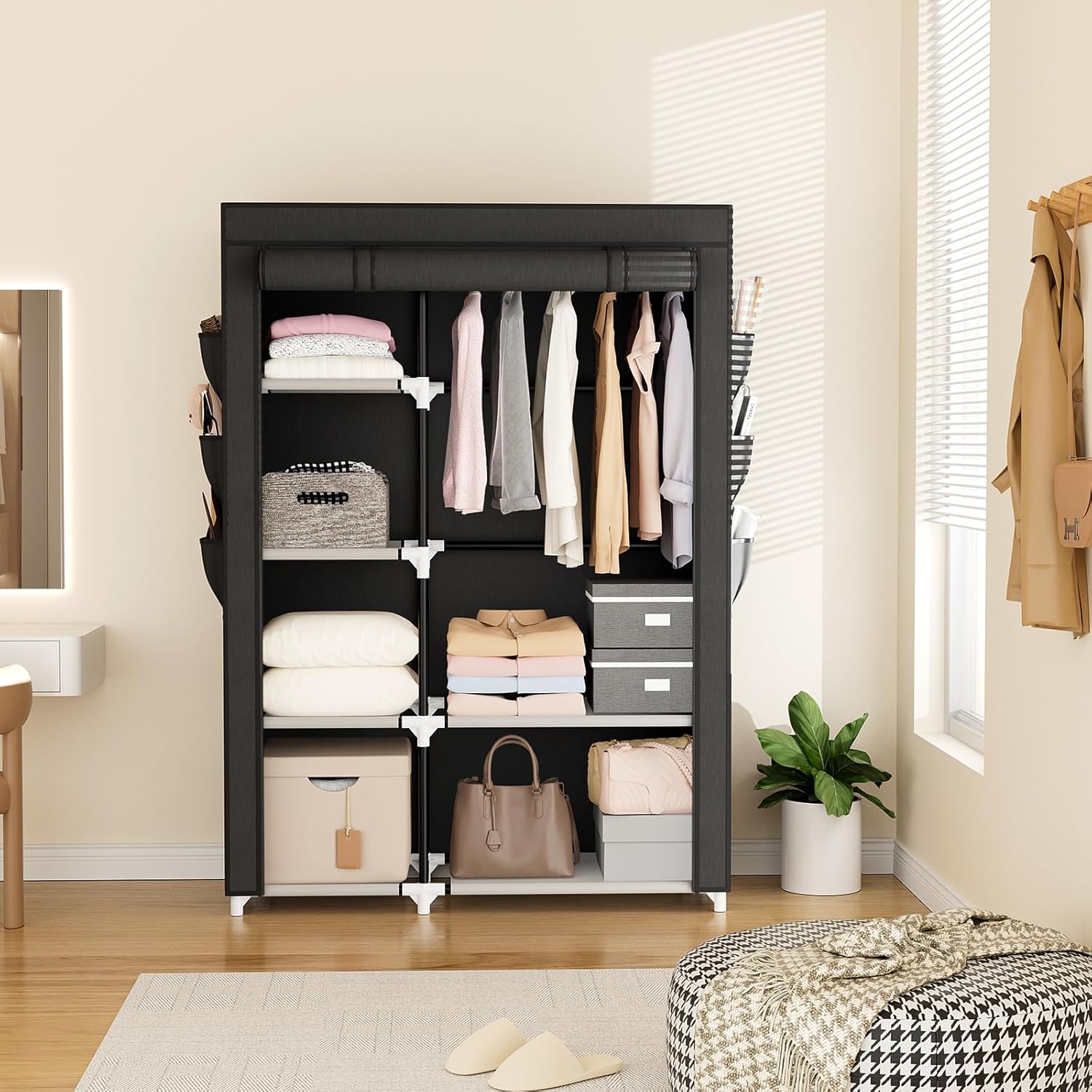 Armario Organizador Portátil con Estructura Liviana en uso – Mil Ideas
