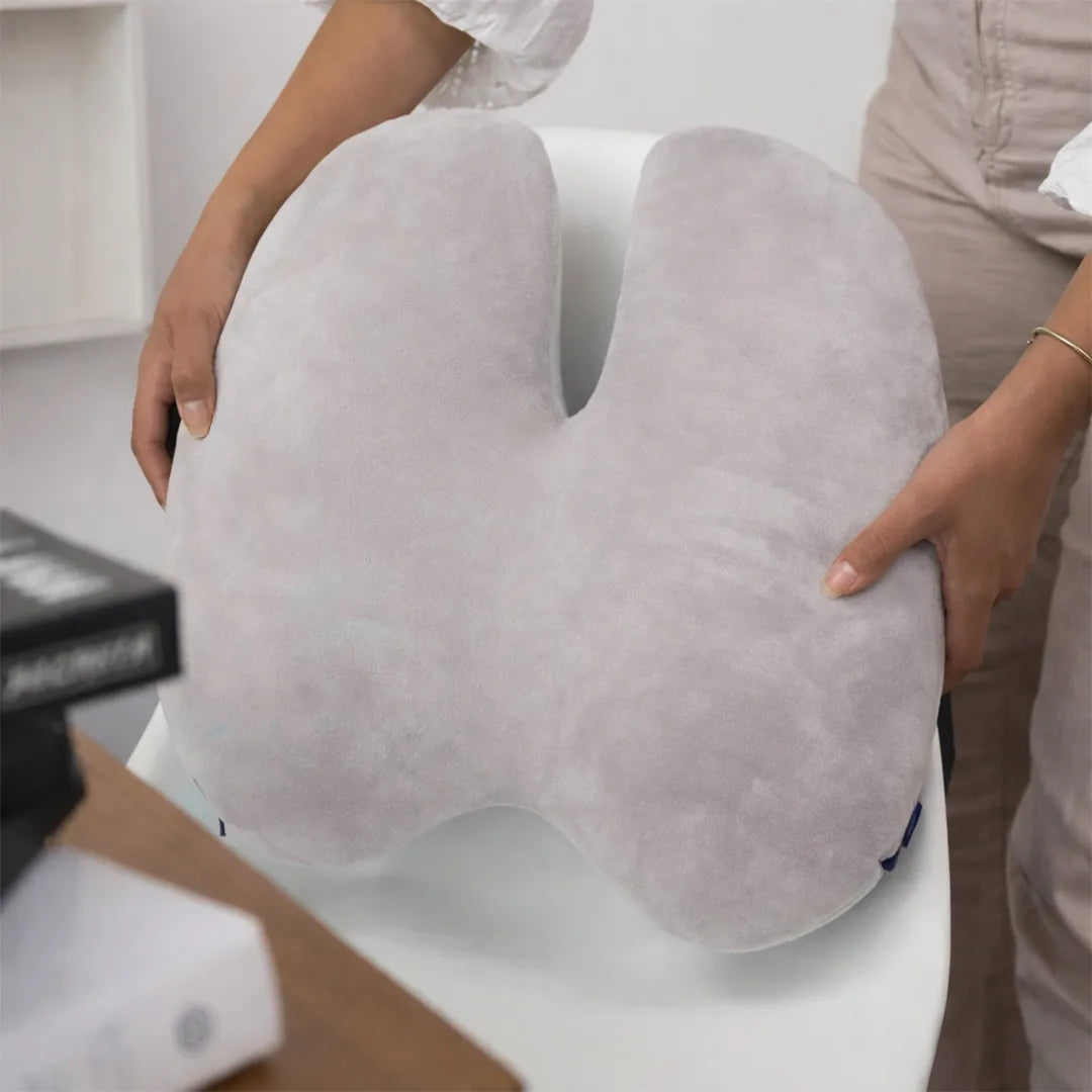 Almohadón lumbar de soporte para espalda en uso en silla – Mil Ideas
