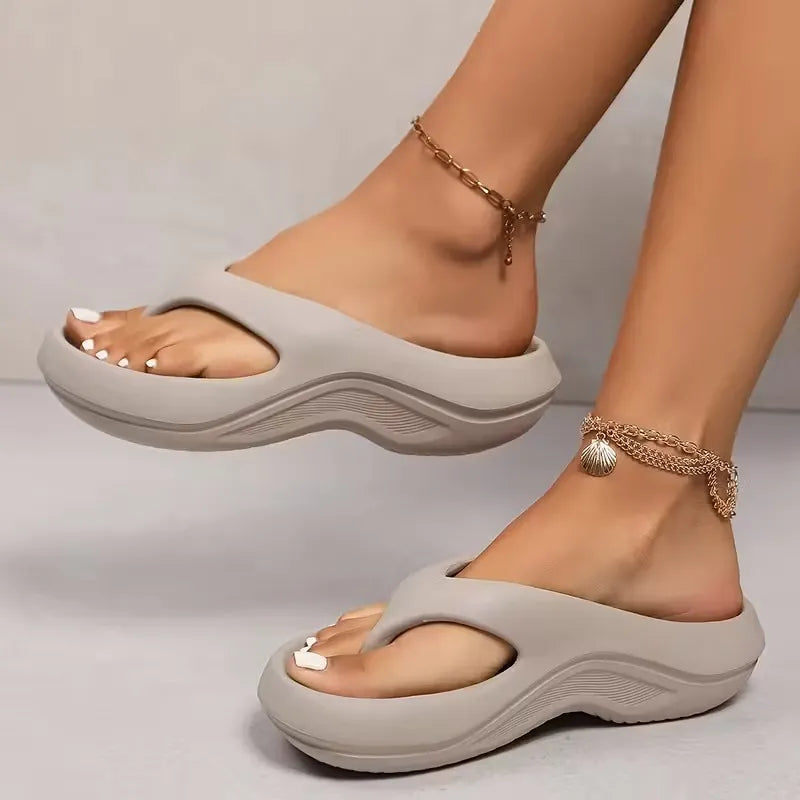 Chinela Alta de Playa Benneli en Espuma detalle – Mil Ideas