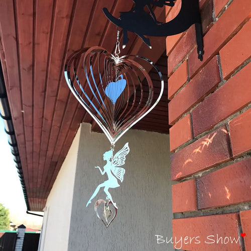 Adorno de Jardín para Viento con Forma de Corazón en uso – Mil Ideas