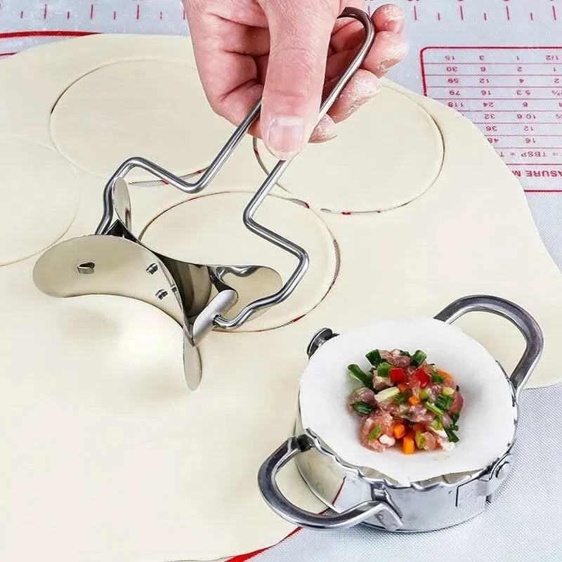 Set para Mini Empanadas en uso – Mil Ideas