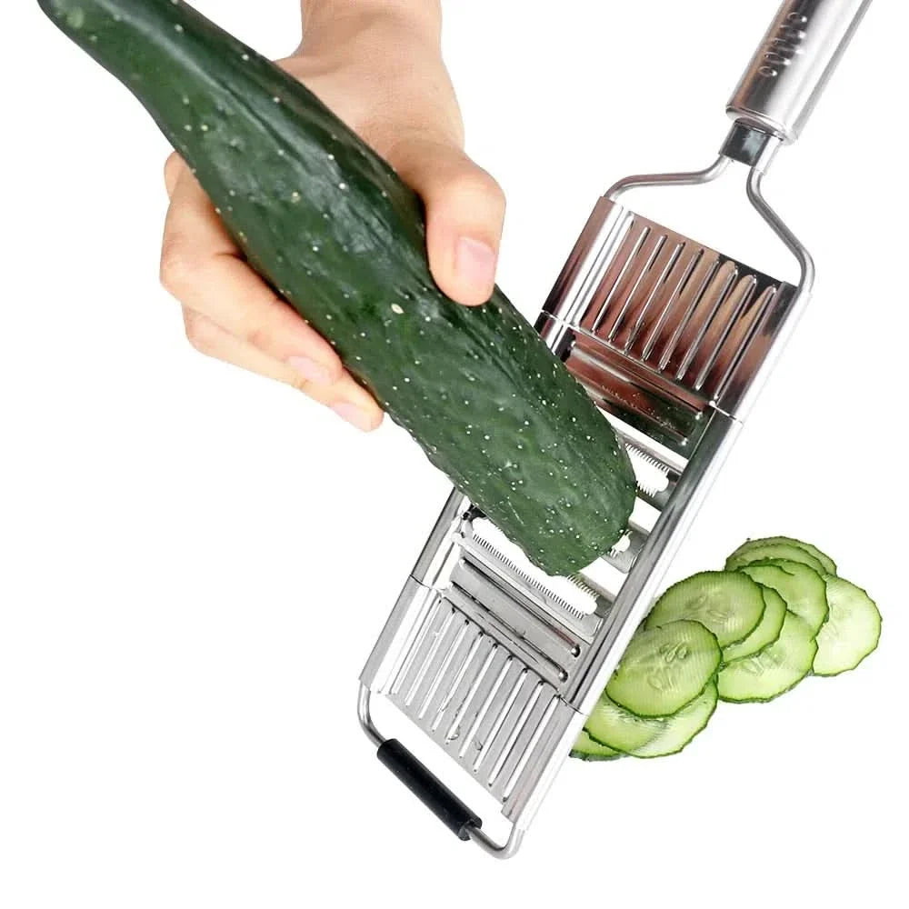 Rallador cortador de verduras manual en uso – Mil Ideas