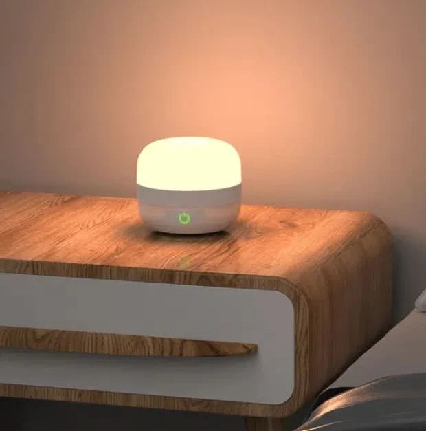 Linterna LED portátil en uso al aire libre – Mil Ideas
