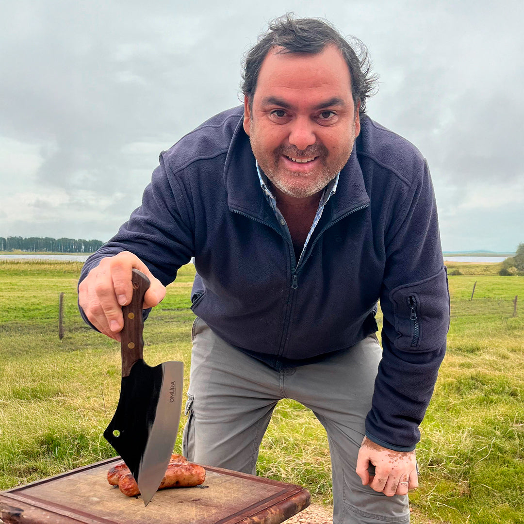 Cuchillo Omura Modelo Ryuko con Funda en uso – Mil Ideas