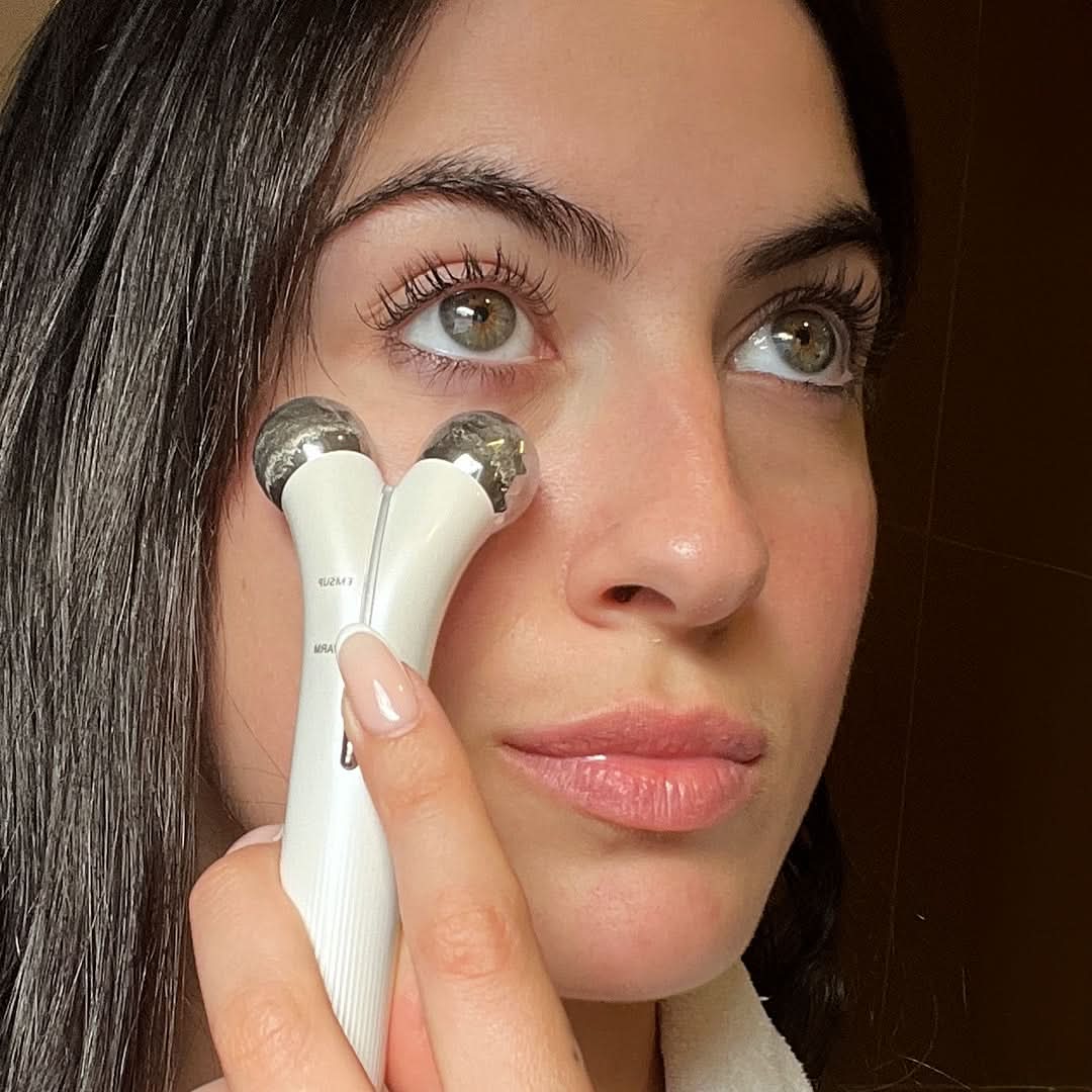 Rodillo FacialFlex Blumin en uso – Mil Ideas