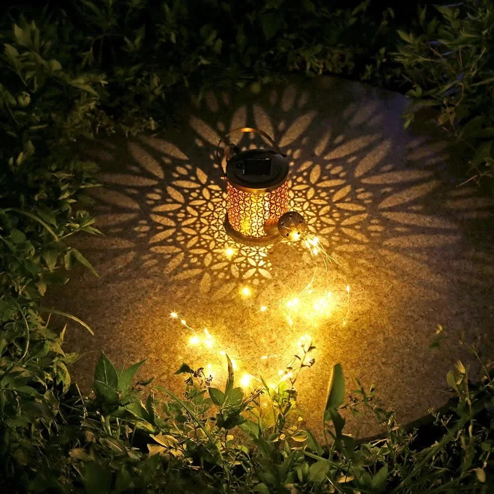 Jarra LED solar con batería para jardín en uso – Mil Ideas