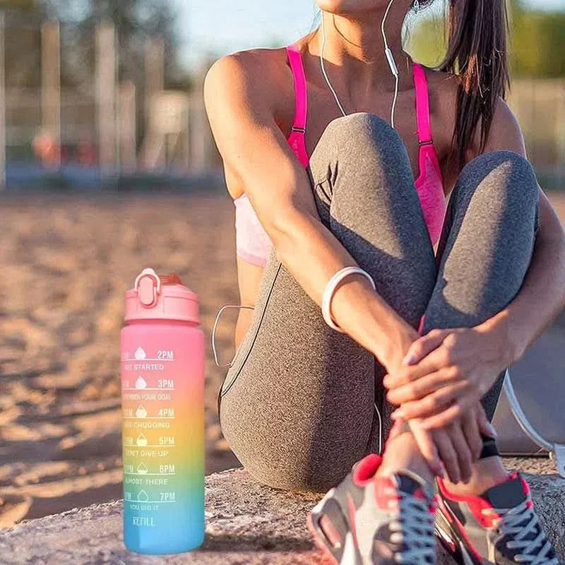Botella deportiva graduada motivacional en uso – Mil Ideas
