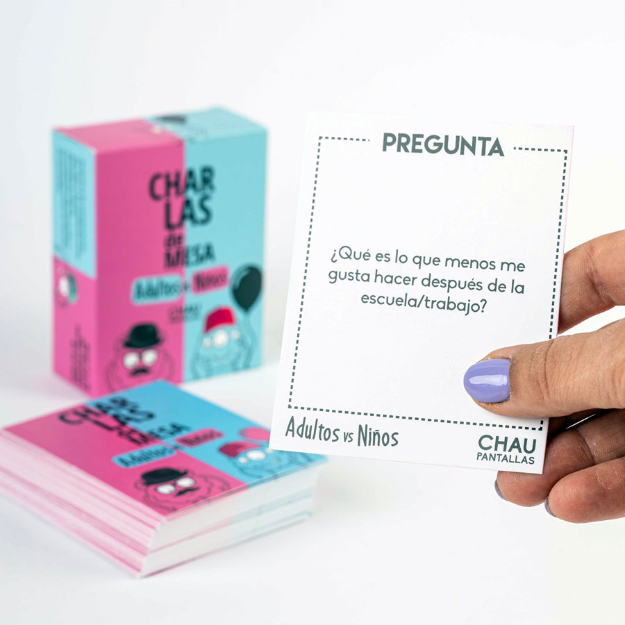 Juego de Cartas Charlas de Mesa Adultos vs Niños en uso – Mil Ideas