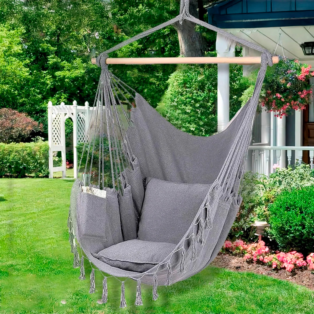Silla hamaca colgante en macramé en uso – Mil Ideas