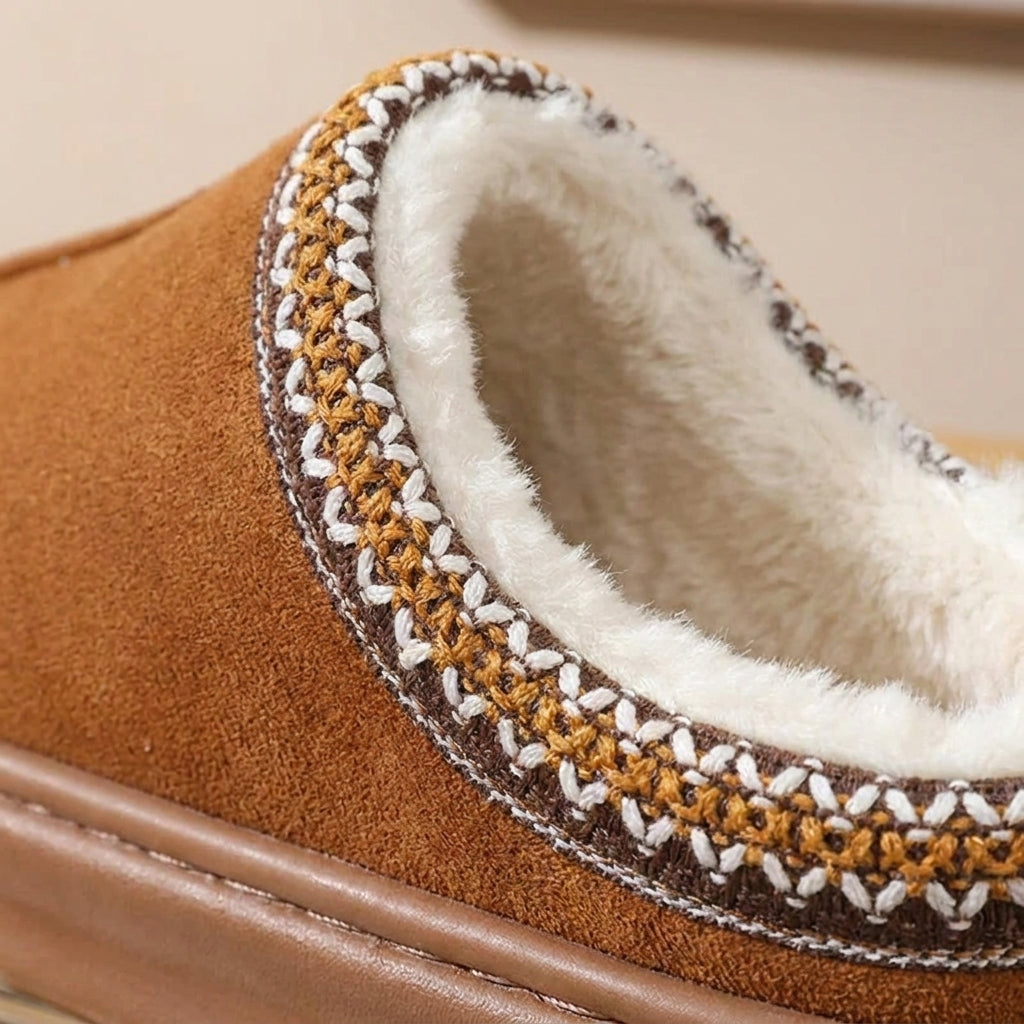 Pantuflas SoftCloud con Suela EVA y Símil Corderito en uso – Mil Ideas