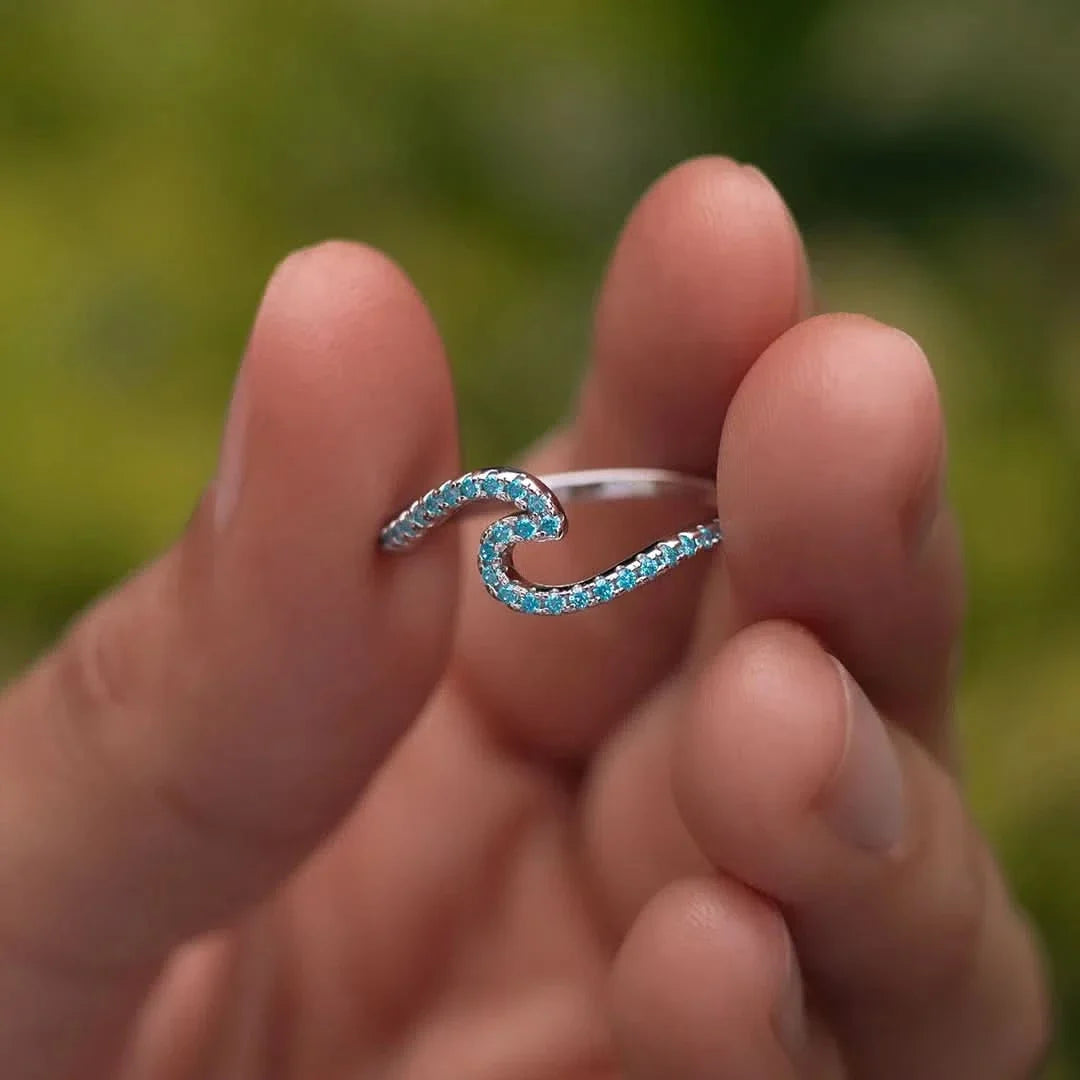 Anillo Ocean Surf plata 925 en uso – Mil Ideas
