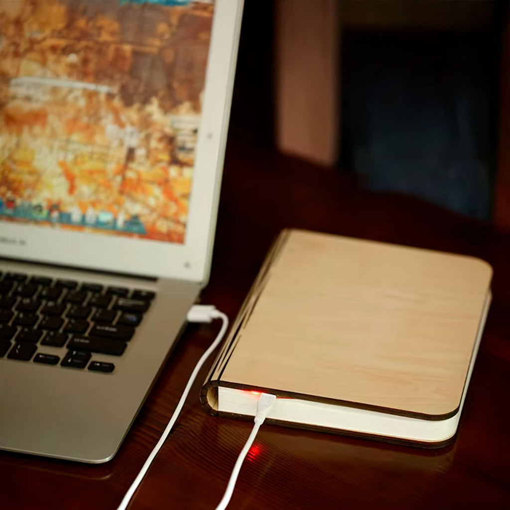 Lámpara Libro 3D LED Luz Nocturna Recargable en uso – Mil Ideas