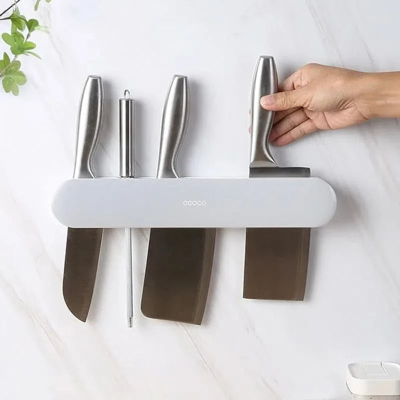Organizador autoadhesivo para cuchillos en uso – Mil Ideas