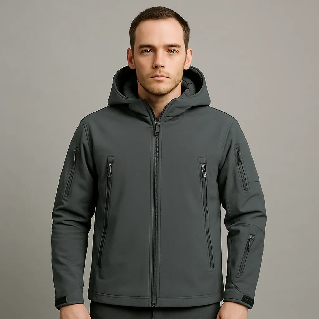 Campera Táctica Impermeable para Hombre en uso – Mil Ideas