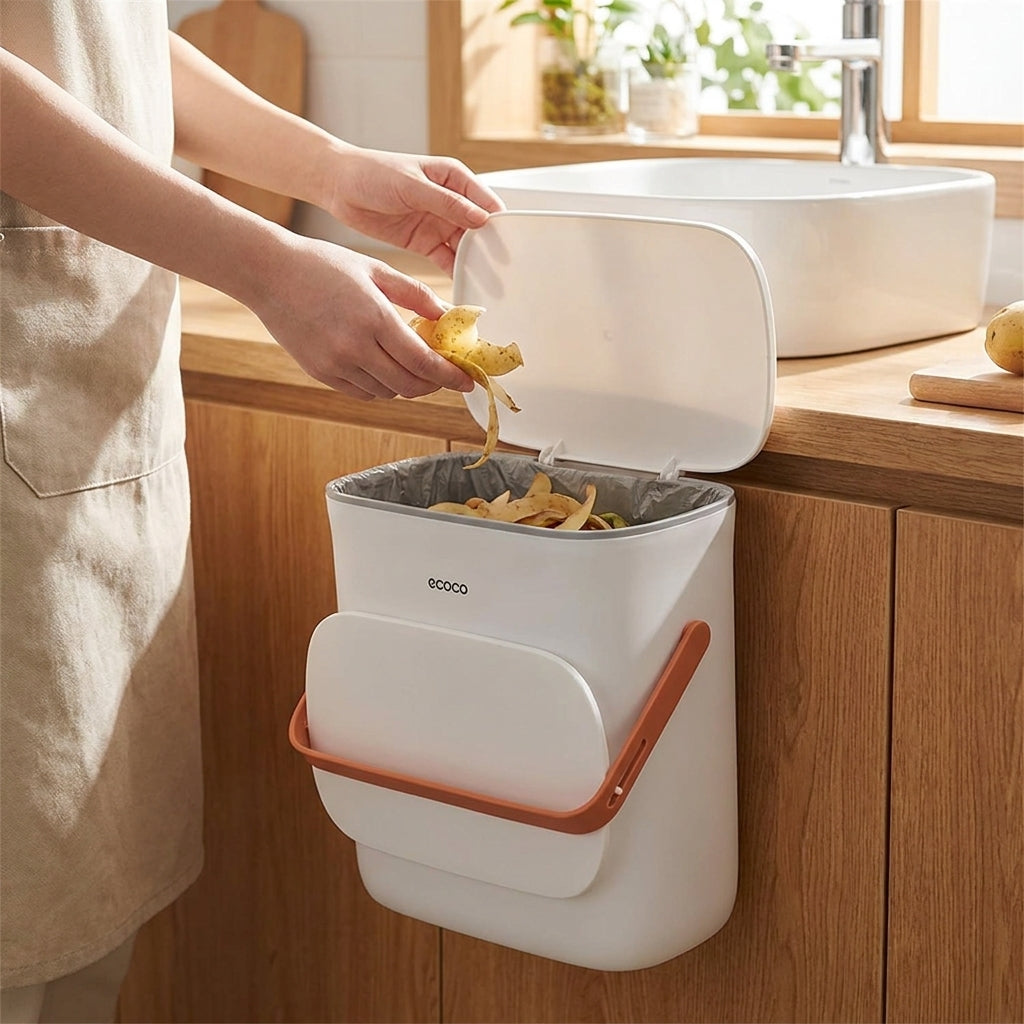 Papelera colgante 10L instalada en gabinete vista adicional – Mil Ideas