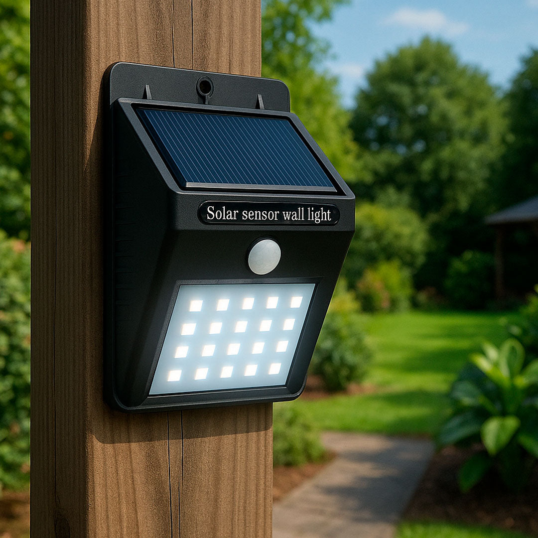 Foco solar Fixed con sensor de movimiento en uso – Mil Ideas