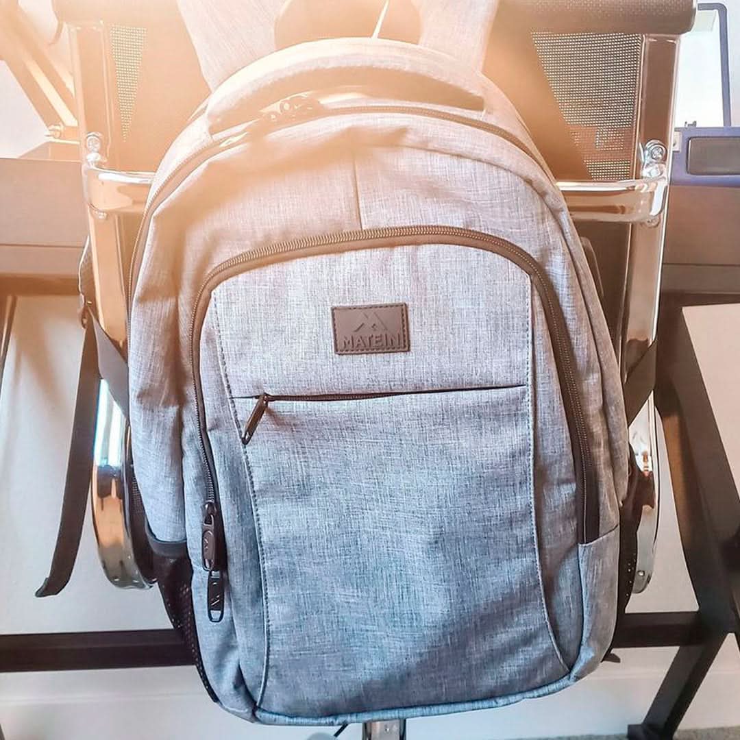 Mochila Oxford 17,3 pulgadas en uso – Mil Ideas