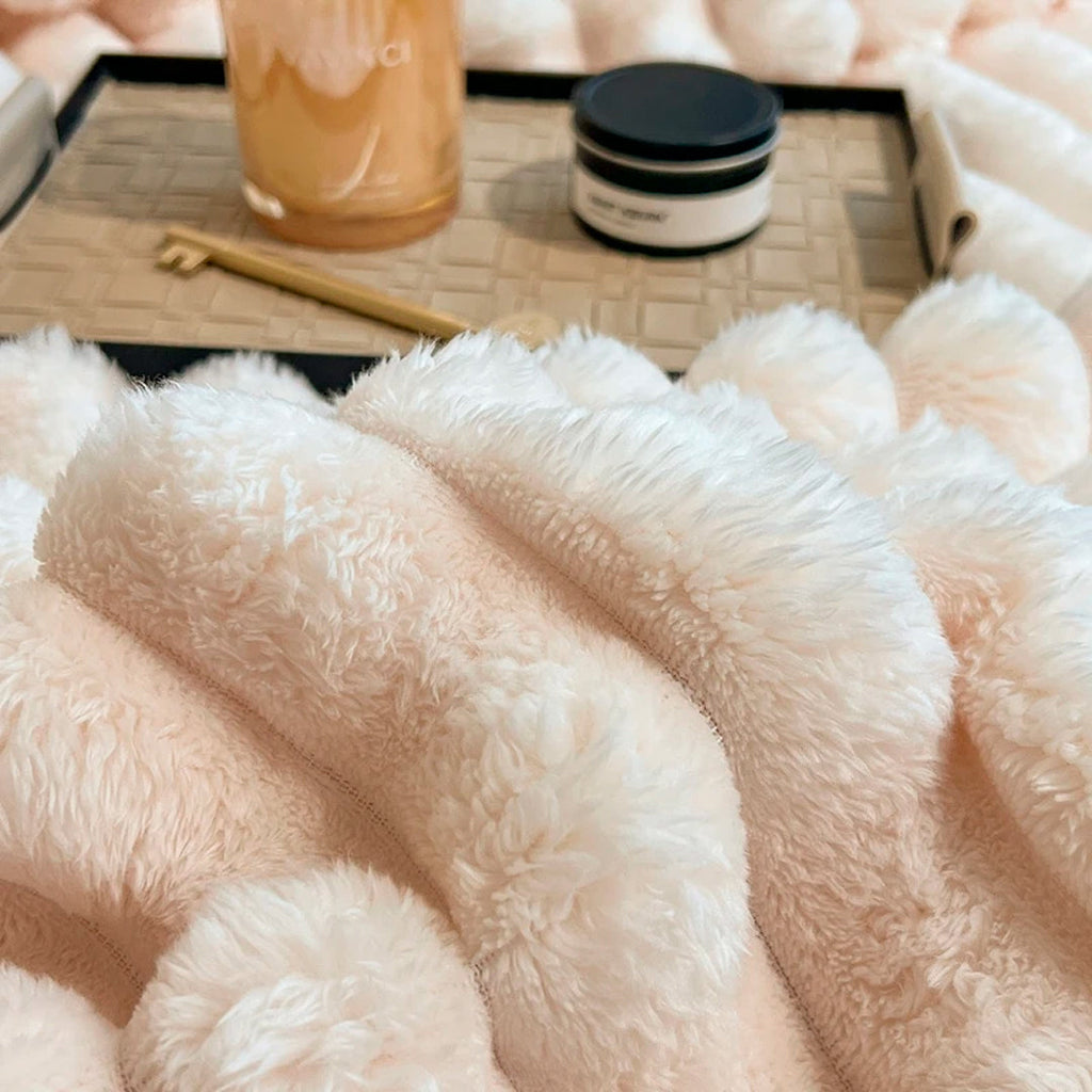 Manta super soft a rayas en vellón grueso detalle – Mil Ideas