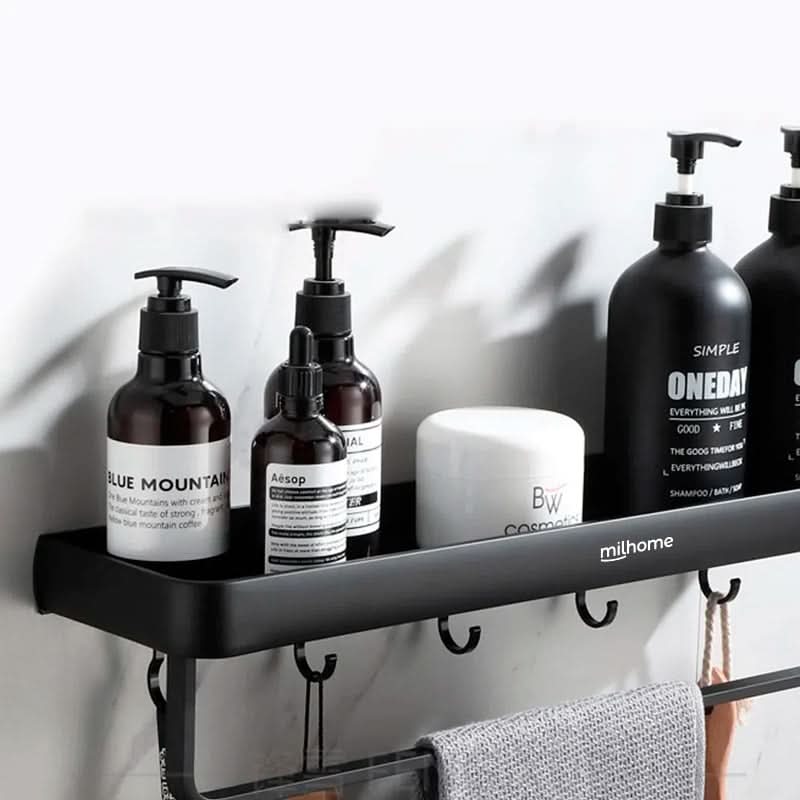 Estante Bruvik para baño minimalista con toallero y ganchos detalle – Mil Ideas