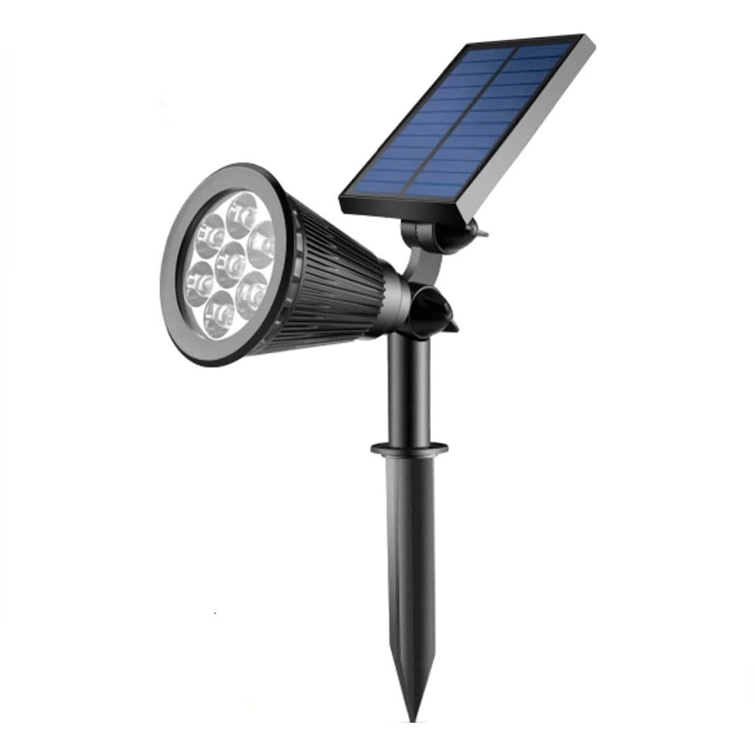 Luz solar de jardín con estaca en uso – Mil Ideas