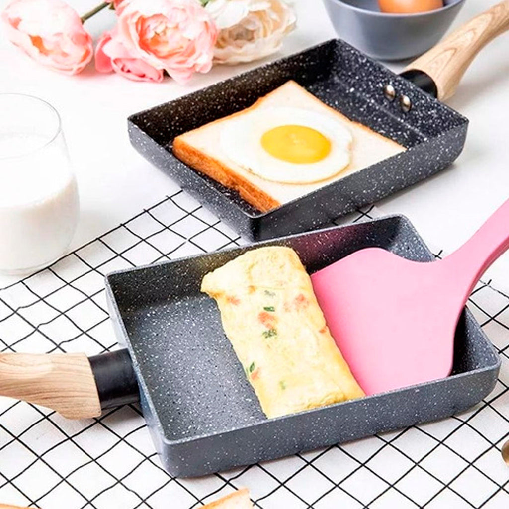 Sartén tamagoyaki antiadherente en uso – Mil Ideas