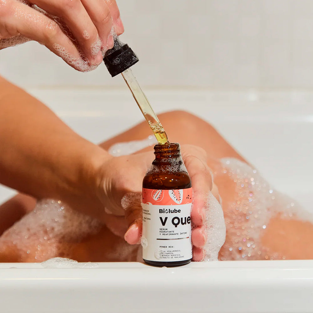 V Queen Biolube sérum hidratante vaginal en uso – Mil Ideas