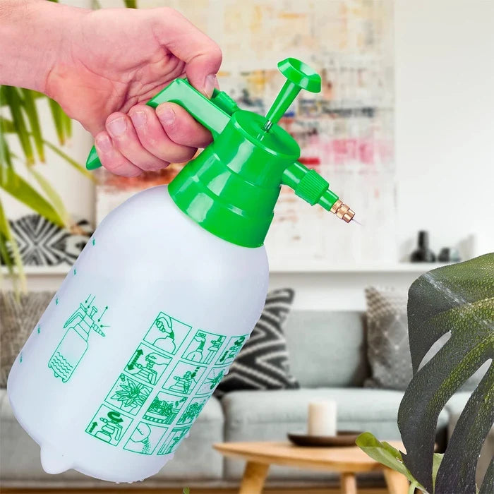 Pulverizador rociador de líquidos capacidad 2L en uso – Mil Ideas