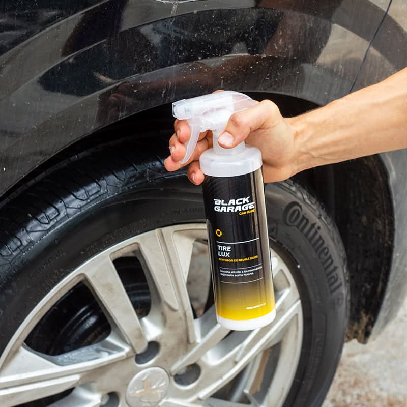 Tire Luxe revividor de neumáticos Black Garage en uso – Mil Ideas
