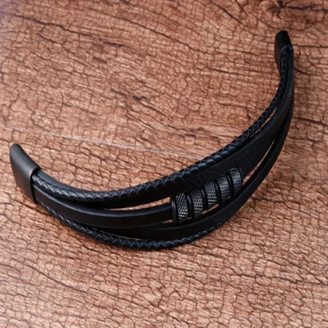 Pulsera de cuero trenzado con apliques vista adicional – Mil Ideas