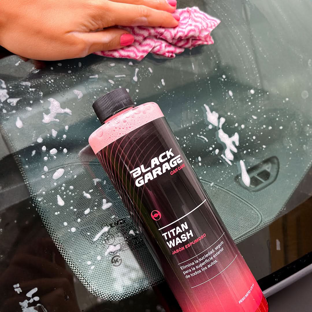 Titan Wash jabón espumoso Black Garage detalle – Mil Ideas