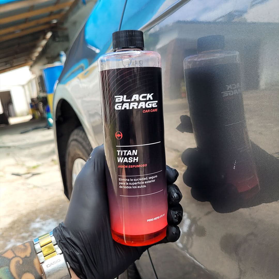 Titan Wash jabón espumoso Black Garage vista adicional – Mil Ideas
