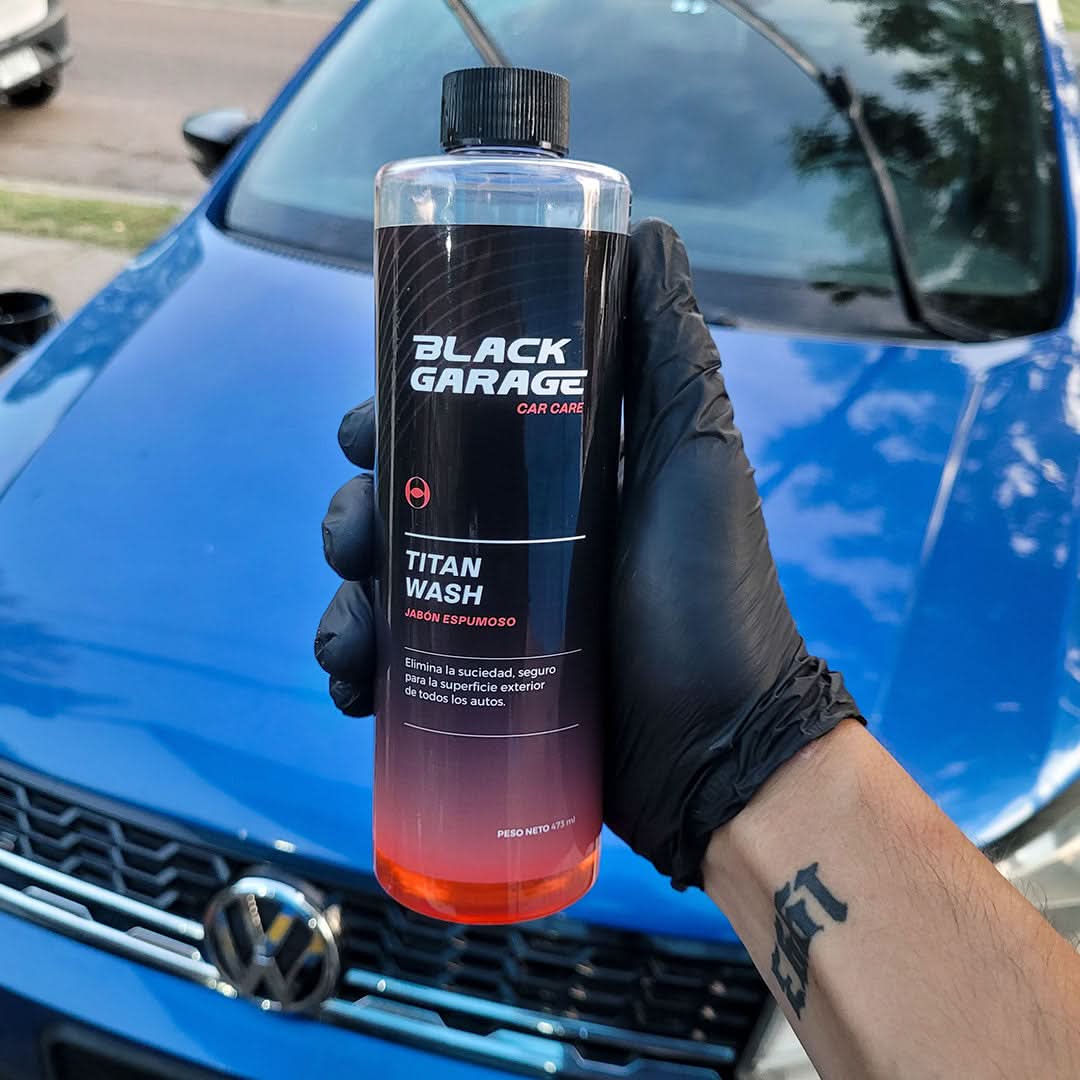 Titan Wash jabón espumoso Black Garage vista adicional – Mil Ideas