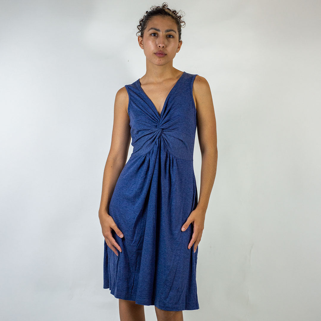 Vestido con escote Francesca vista adicional – Mil Ideas